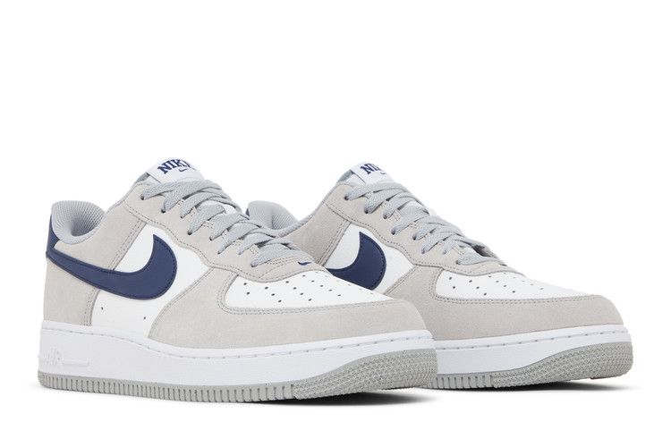 Nike Air Force 1 Low &