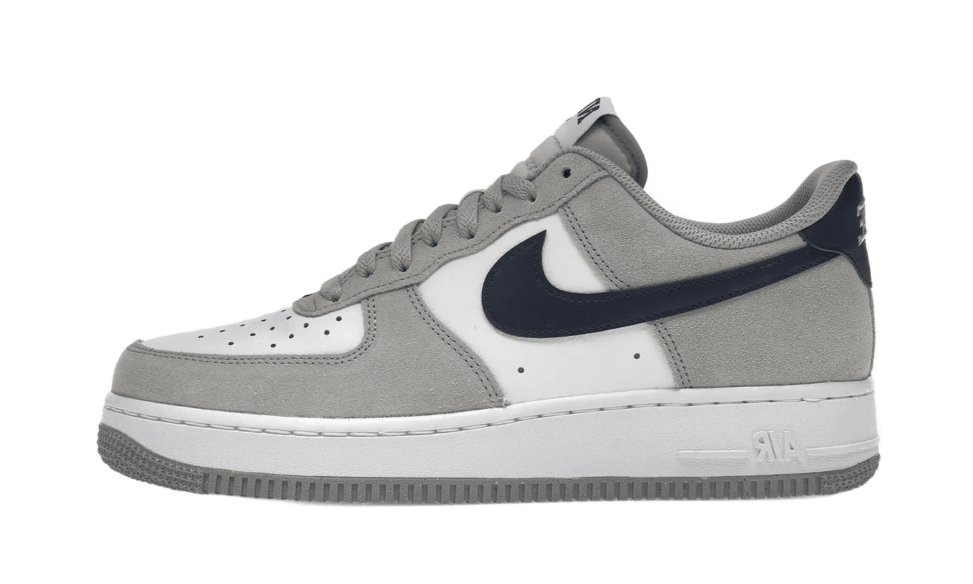 Nike Air Force 1 Low &
