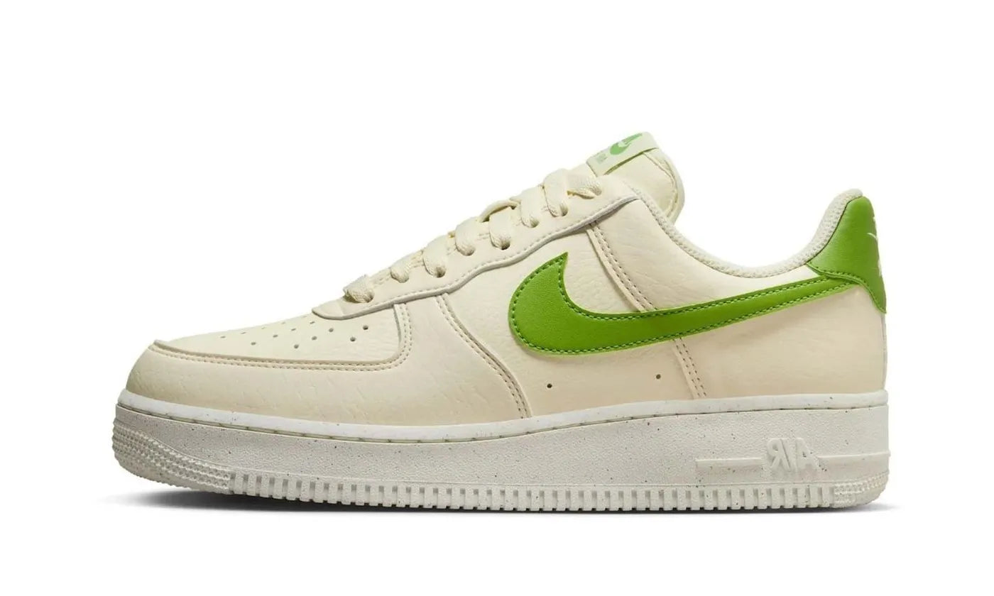 Nike Air Force 1 Low &