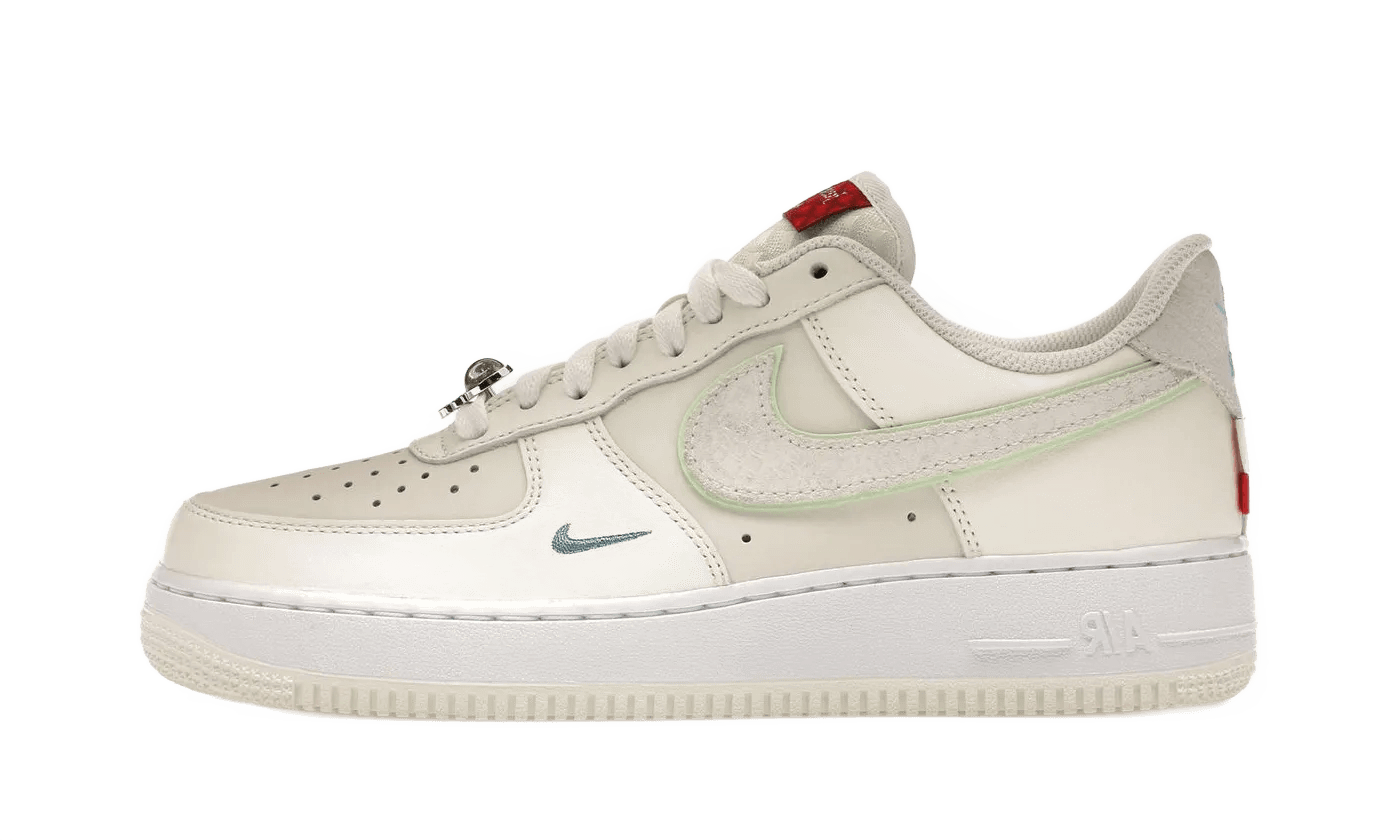 Nike Air Force 1 Low &