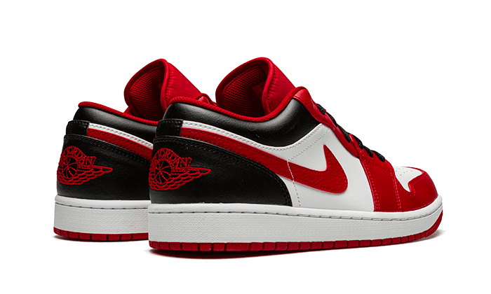 air-jordan-1-low-bulls-raven-sneakers