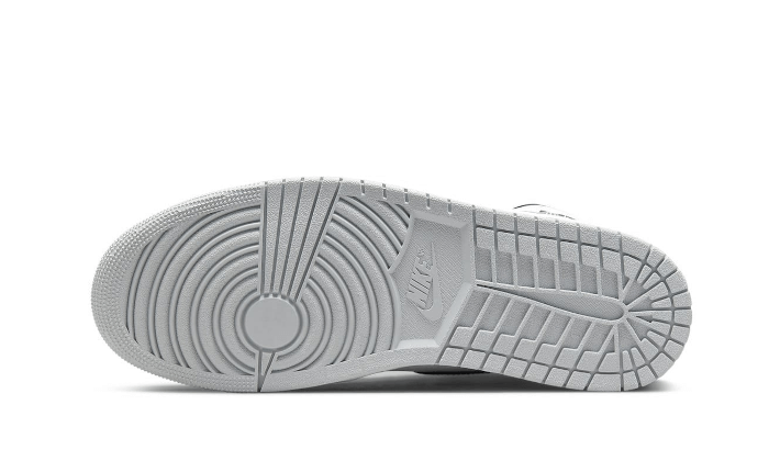 air-jordan-1-retro-high-og-bleached-coral-raven-sneakers