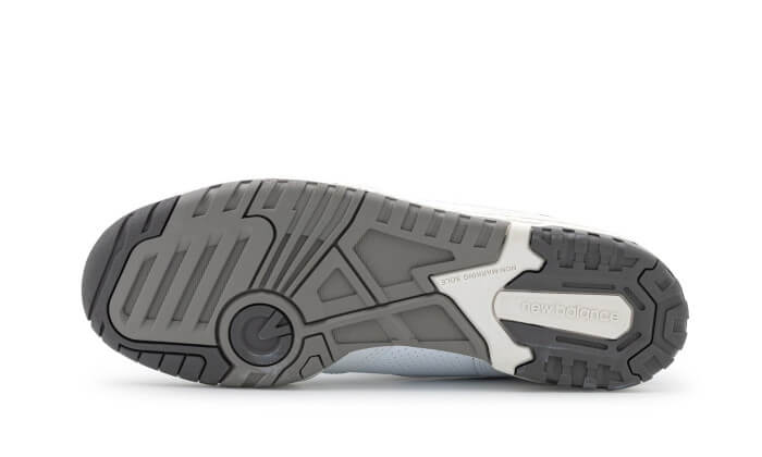 550-white-dark-grey-raven-sneakers