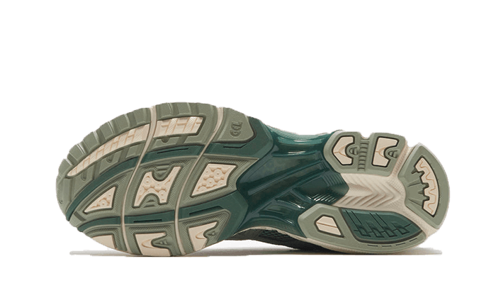 gel-kayano-14-olive-grey-raven-sneakers