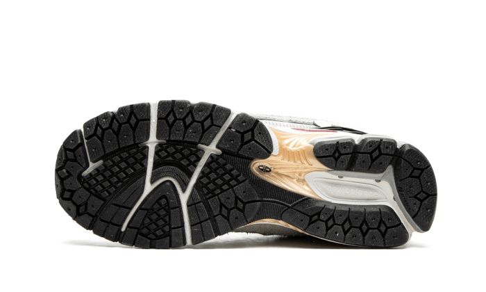 1906d-protection-pack-reflection-raven-sneakers