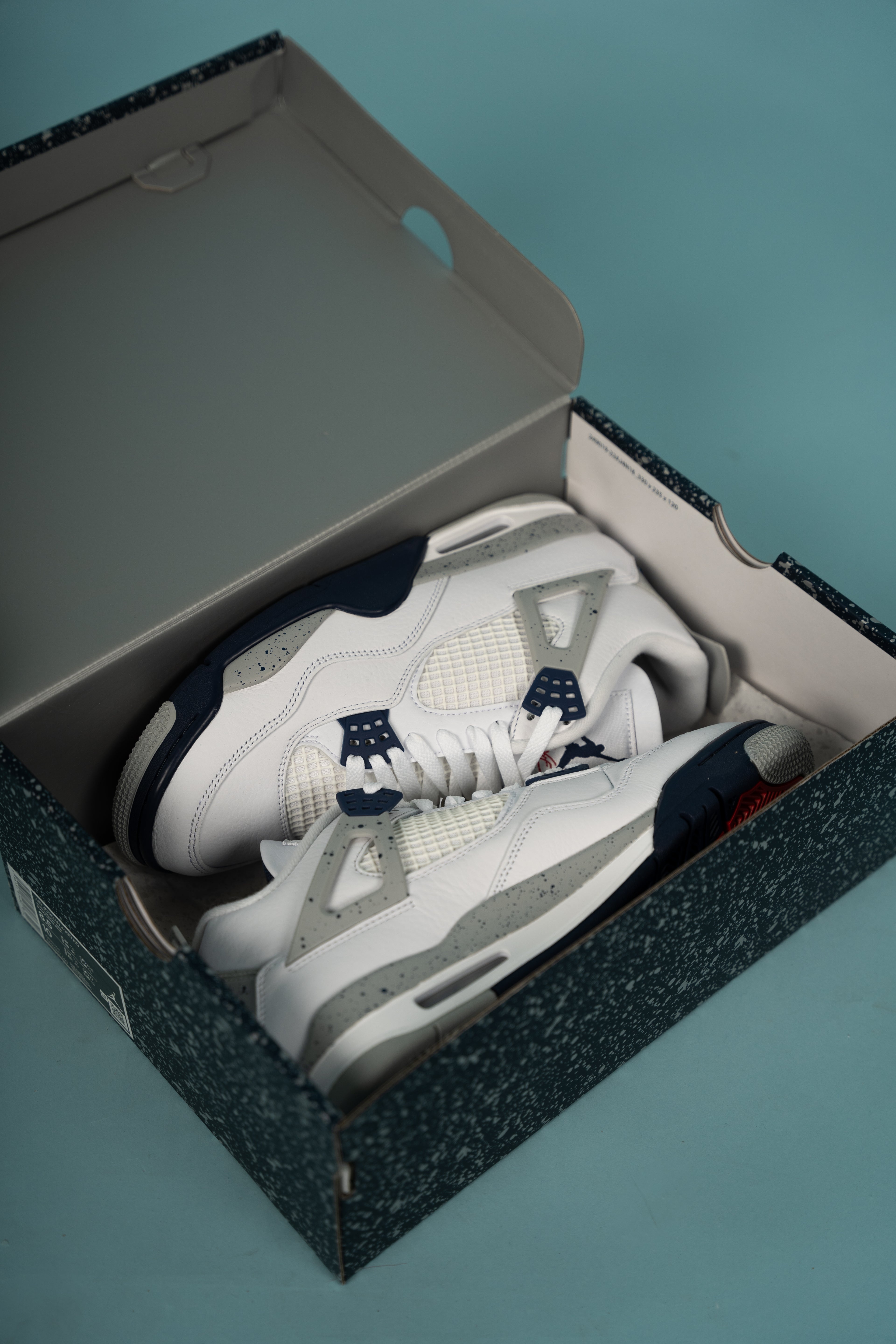 Air Jordan 4 Midnight Navy