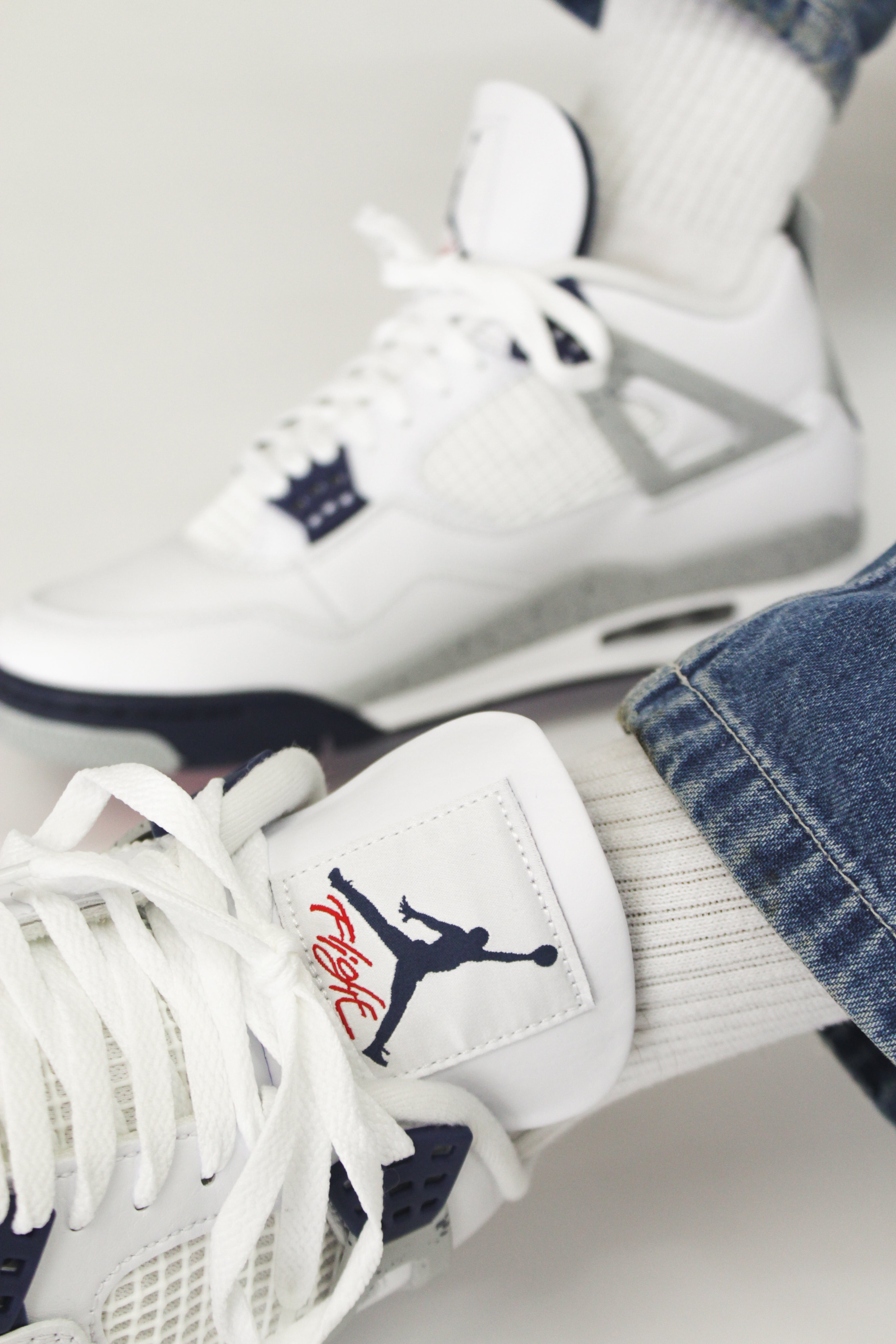 Air Jordan 4 Midnight Navy