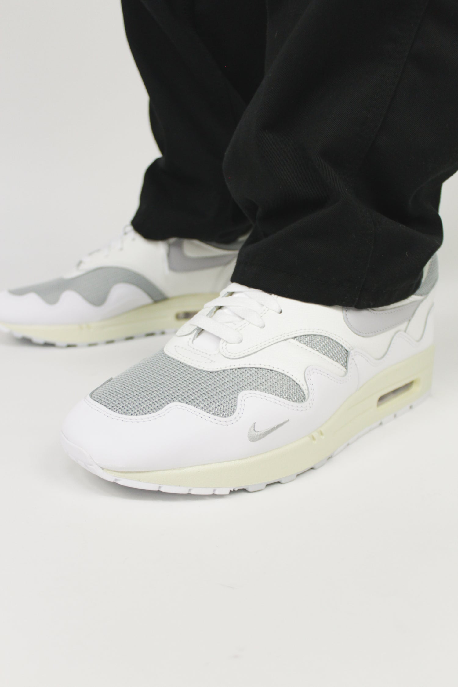 Air Max 1 Patta White Grey