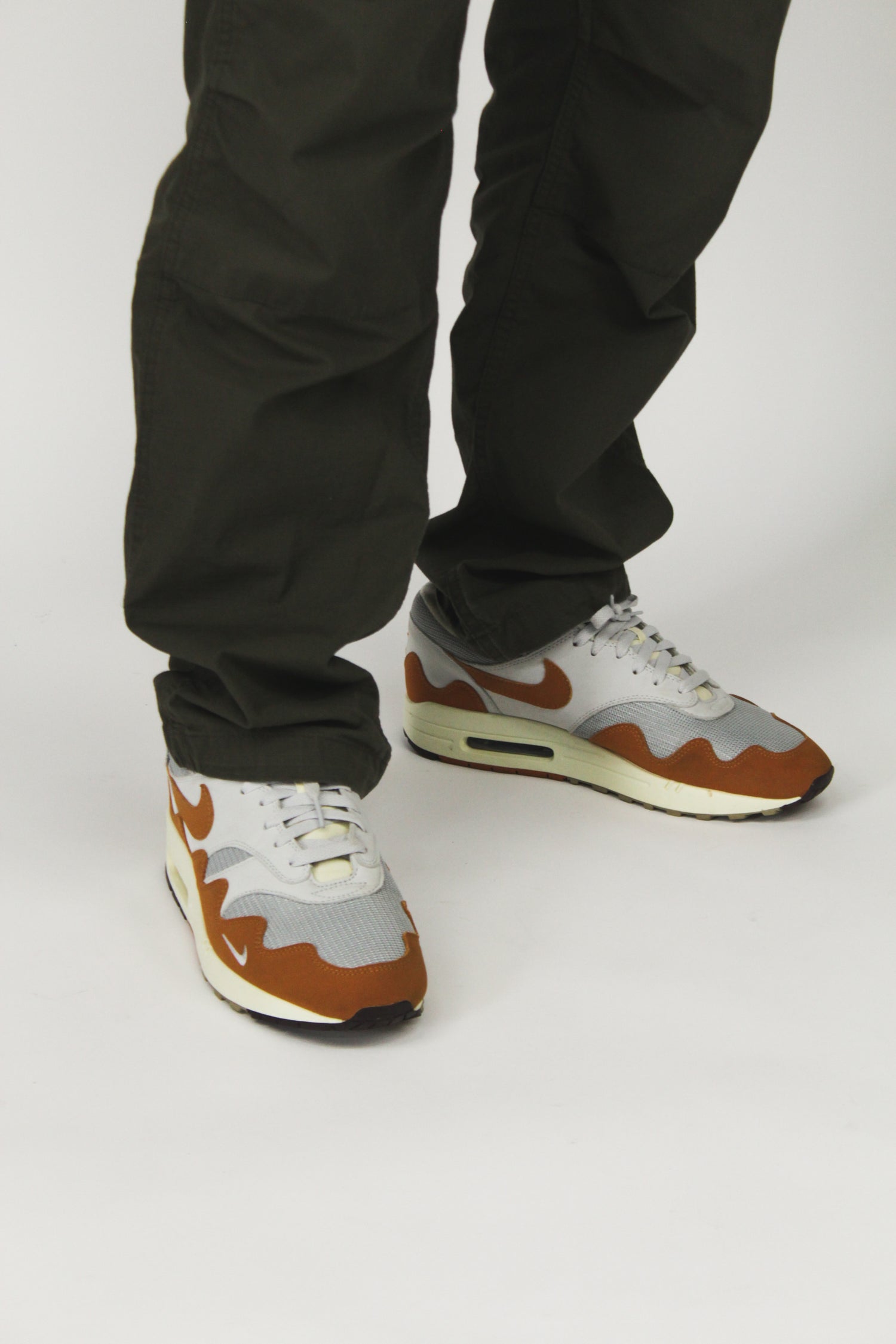 Air Max 1 Patta Monarch (Special Box + Bracelet)