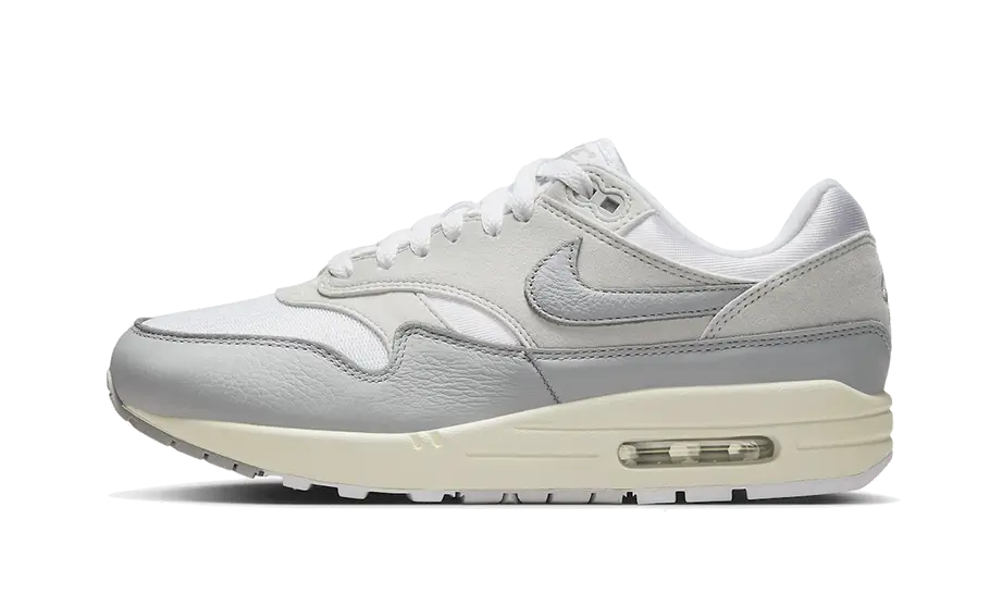 Nike Air Max 1 &