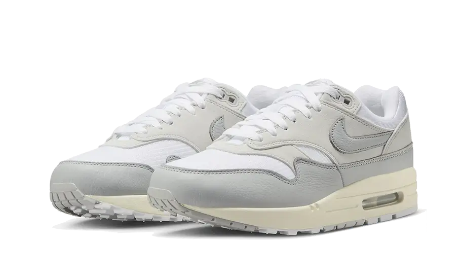 Nike Air Max 1 &