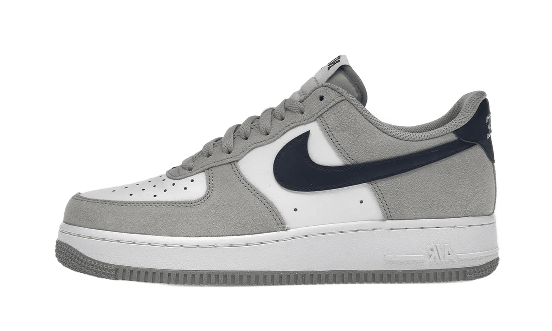 Nike Air Force 1 Low &