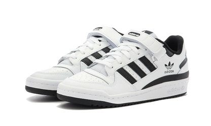 forum-low-white-black-raven-sneakers