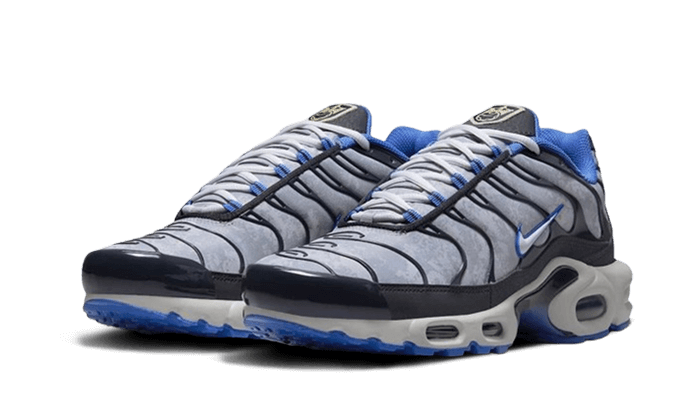 air-max-plus-se-social-fc-raven-sneakers