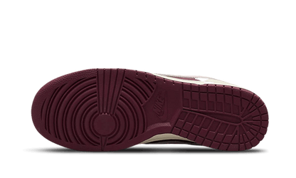 dunk-low-retro-prm-valentines-day-2023-raven-sneakers
