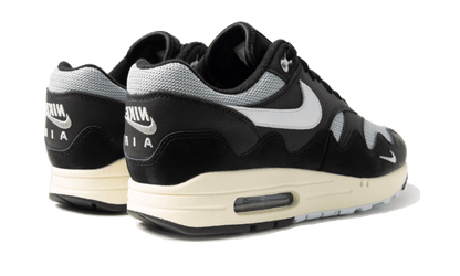 air-max-1-patta-black-grey-special-box--bracelet-raven-sneakers