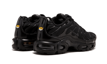 air-max-plus-triple-black-raven-sneakers