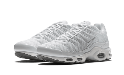 air-max-plus-white-raven-sneakers