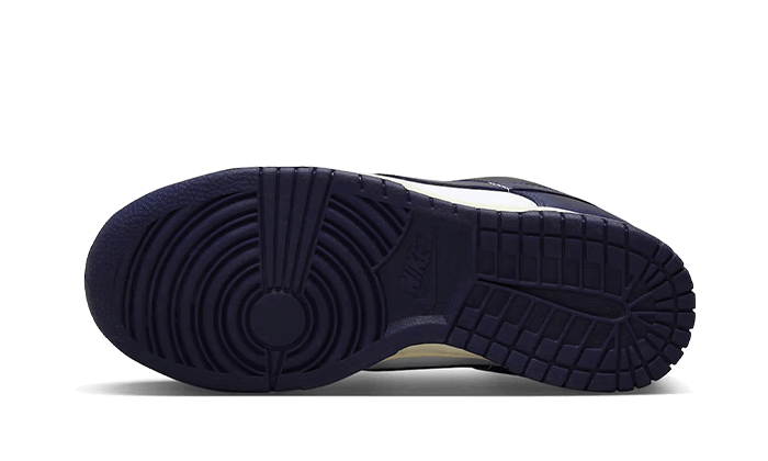 dunk-low-vintage-navy-raven-sneakers