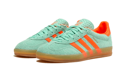 gazelle-indoor-pulse-mint-raven-sneakers