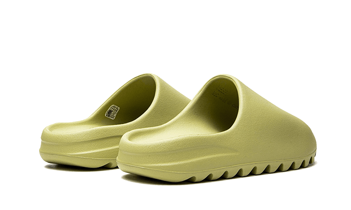 yeezy-slide-resin-restock-pair-raven-sneakers