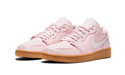 air-jordan-1-low-arctic-pink-gum-raven-sneakers