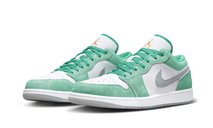 air-jordan-1-low-se-new-emerald-grey-raven-sneakers