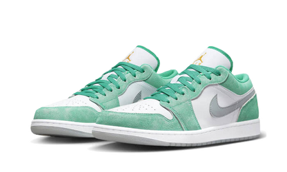 air-jordan-1-low-se-new-emerald-grey-raven-sneakers