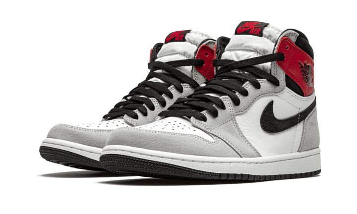 air-jordan-1-retro-high-light-smoke-grey-raven-sneakers