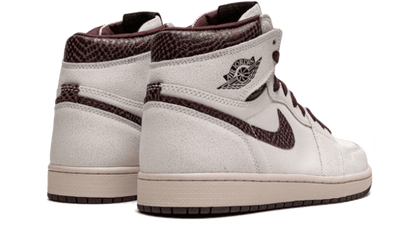 air-jordan-1-retro-high-og-a-ma-manire-raven-sneakers