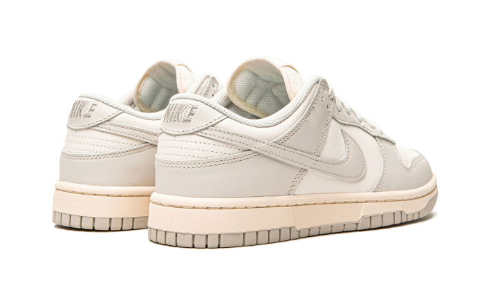 dunk-low-light-bone-raven-sneakers