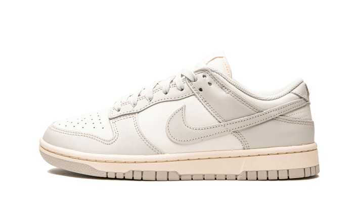 dunk-low-light-bone-raven-sneakers