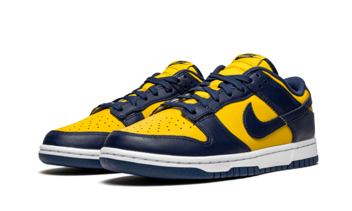 dunk-low-michigan-raven-sneakers