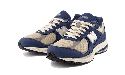 2002r-vintage-indigo-raven-sneakers
