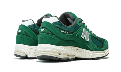 2002r-suede-pack-forest-green-raven-sneakers