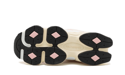 9060-pink-haze-raven-sneakers