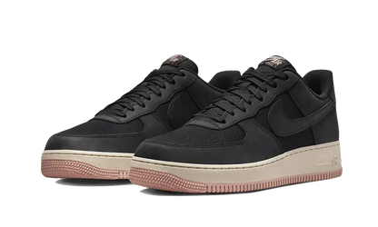 Nike Air Force 1 Low &