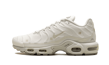 air-max-plus-a-cold-wall-platinum-tint-raven-sneakers