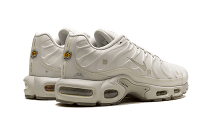 air-max-plus-a-cold-wall-platinum-tint-raven-sneakers