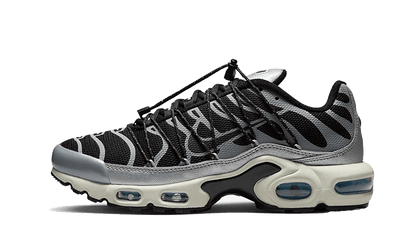 air-max-plus-lace-toggle-black-grey-raven-sneakers