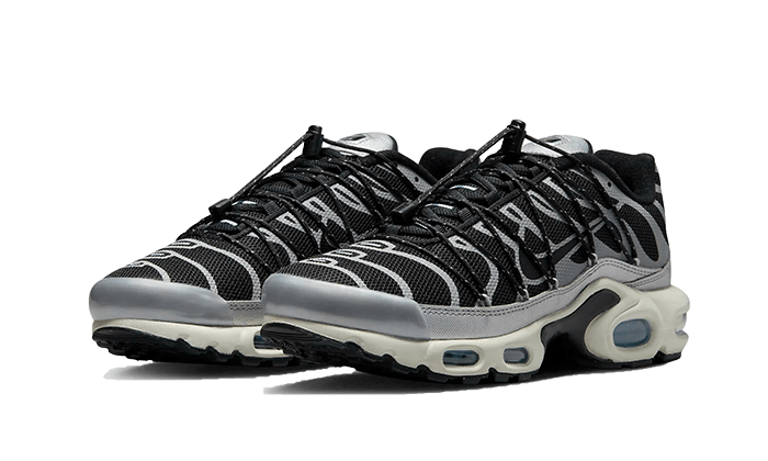 air-max-plus-lace-toggle-black-grey-raven-sneakers