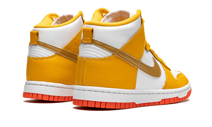 dunk-high-university-gold-raven-sneakers