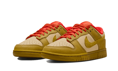 dunk-low-bronzine-sesame-picante-red-raven-sneakers