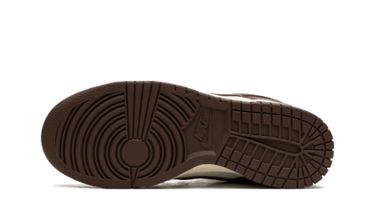 dunk-low-cacao-wow-raven-sneakers