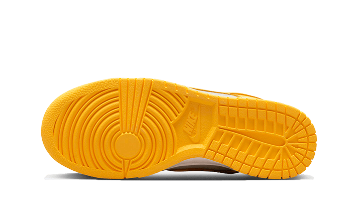 dunk-low-citron-pulse-raven-sneakers