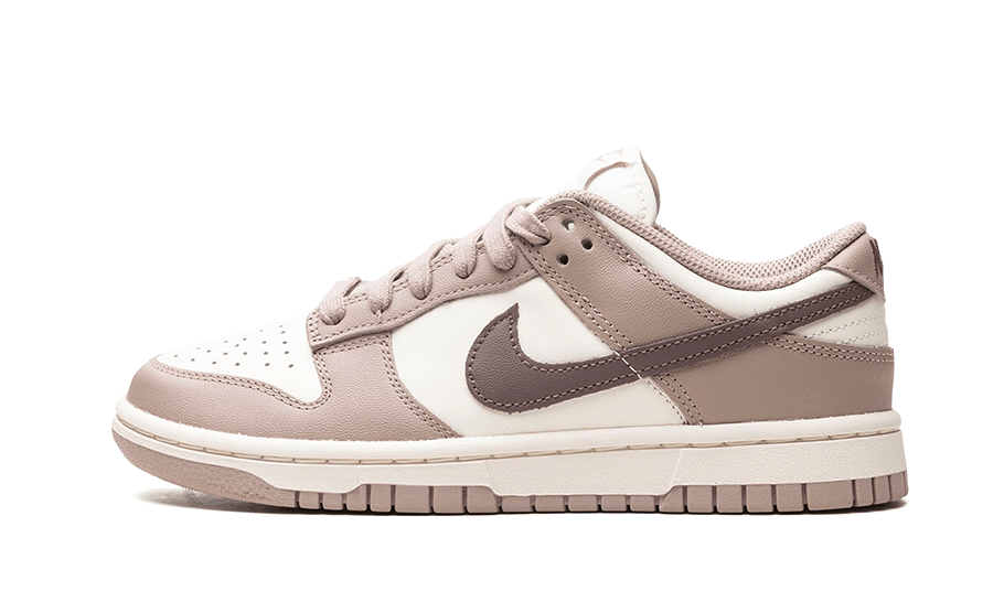 dunk-low-diffused-taupe-raven-sneakers