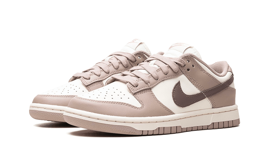 dunk-low-diffused-taupe-raven-sneakers