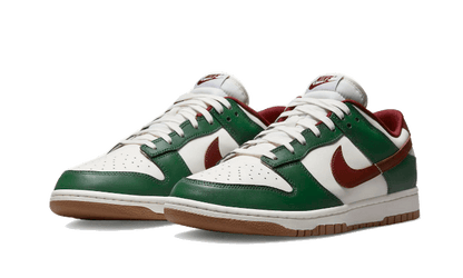 dunk-low-retro-gorge-green-raven-sneakers