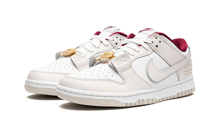 dunk-low-just-do-it-white-phantom-raven-sneakers