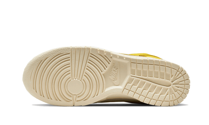 dunk-low-banana-raven-sneakers